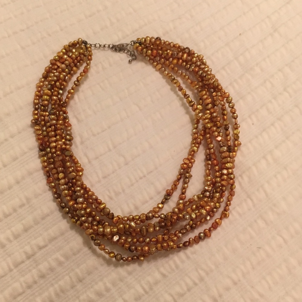 Gold freshwater pearl necklace.